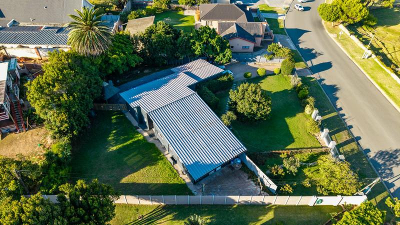 3 Bedroom Property for Sale in Mossel Bay Central Western Cape